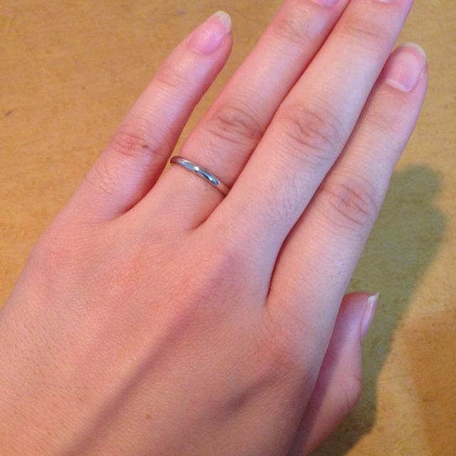 【カルティエ(Cartier)の口コミ】 シンプルな結婚指輪をお探しの方で、指が細い方にお勧めです。毎日身に着…