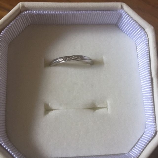 【4℃ BRIDAL(ヨンドシーブライダル)の口コミ】 石が小さく普段使い出来ることと、羽モチーフのデザインが気に入りました…