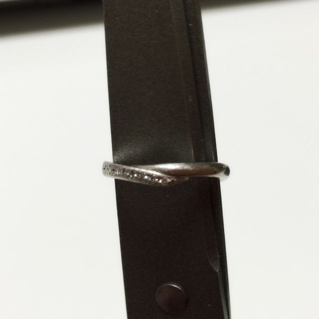 【Galopine & Galopin(ガロピーネガロパン)の口コミ】 シンプルだけどシンプル過ぎないデザインが決め手です。まっすくなライン…