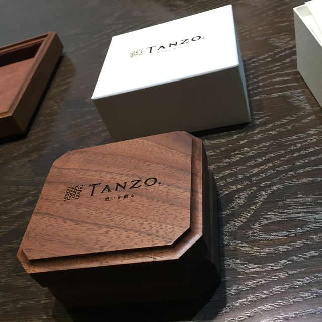 【TANZO.(鍛造指輪)の口コミ】 鍛造と鋳造の違いを丁寧にご説明いただいたこと。断面の比較写真や工程の…