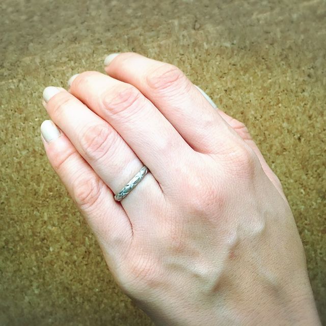 【シャネル(CHANEL)の口コミ】 色々なブランドの結婚指輪を見て回りましたが、CHANELが一番指にしっくり…