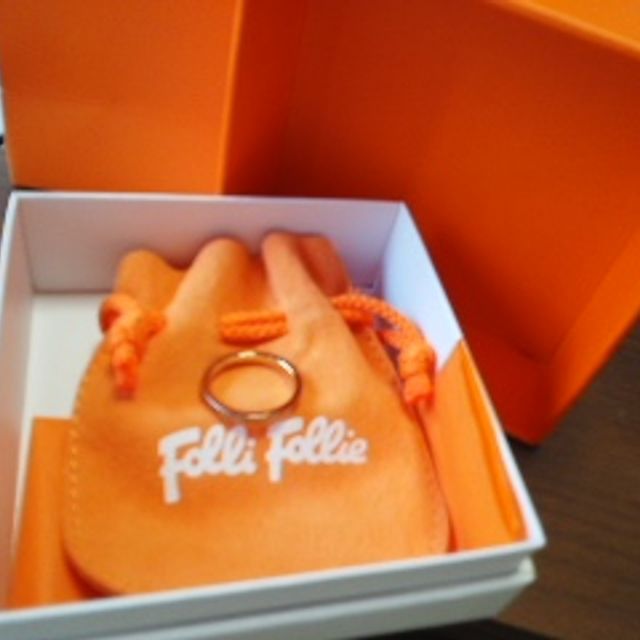 【フォリフォリ(Folli Follie)の口コミ】 フォリフォリが以前からとても好きなブランドでした。新作なども全て見せ…