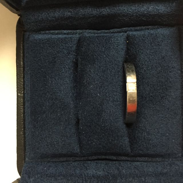 【ハリー・ウィンストン(Harry Winston)の口コミ】 夫が、男性でも女性同様ダイヤモンドがはいっていて同じものがいいという…