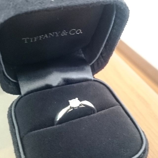 【ティファニー(Tiffany & Co.)の口コミ】 彼からのサプライズで渡されました‼

何よりも付け心地が良く、

指輪なれ…