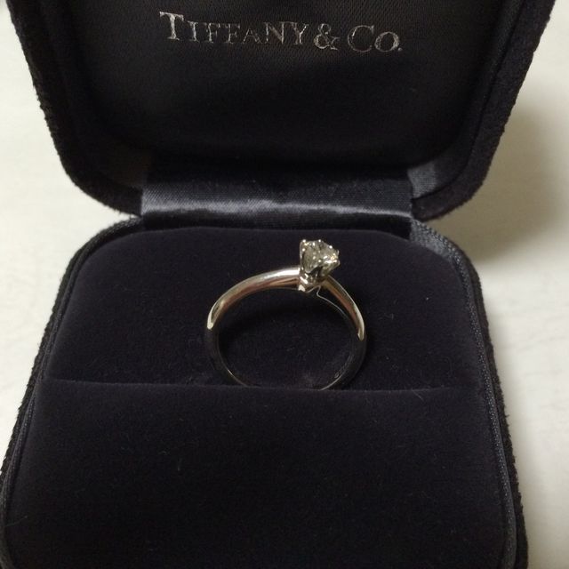 【ティファニー(Tiffany & Co.)の口コミ】 彼が選んで贈ってくれました。流行に左右されないデザインがいいなーと、…