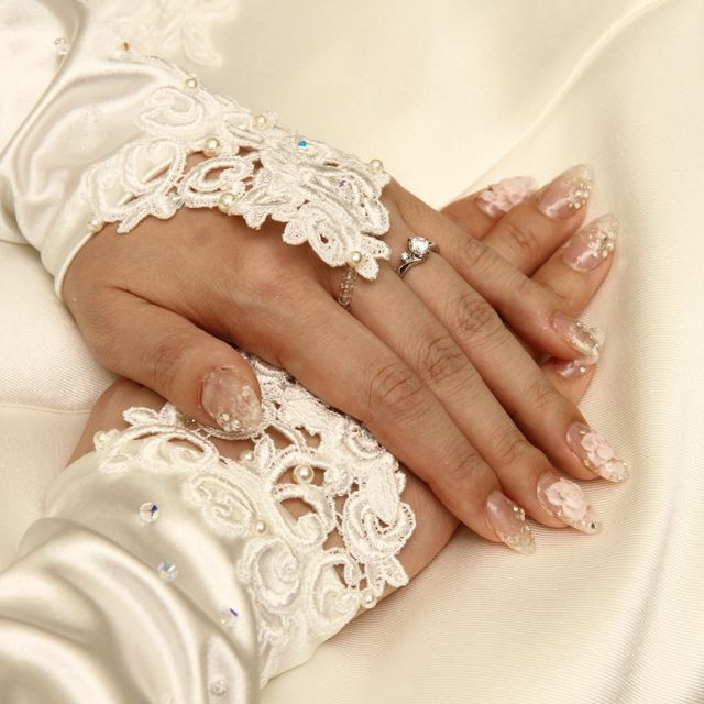 【4℃ BRIDAL(ヨンドシーブライダル)の口コミ】 主人がどうせ買うなら一番いいものを贈りたいと店員さんに伝えたところ、…