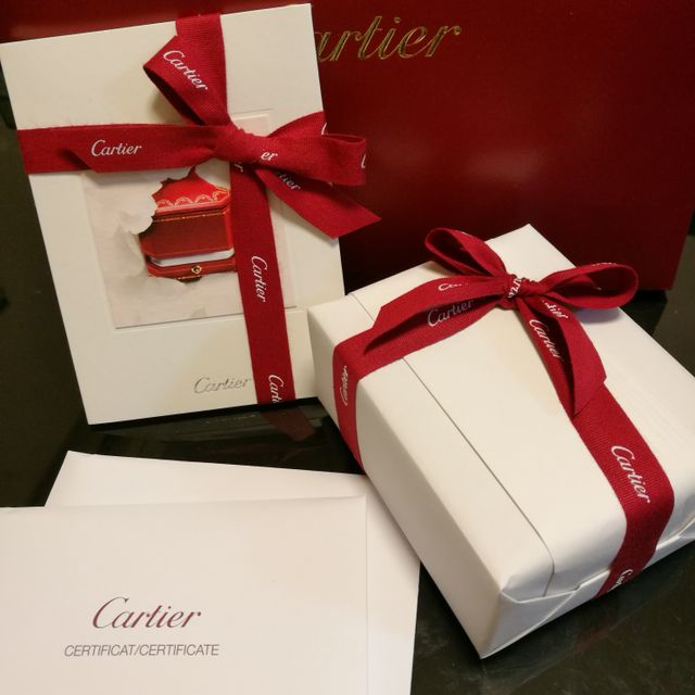 【カルティエ(Cartier)の口コミ】 結婚指輪は常にはめている、ずっと長くつけているものなので、サンプルで…