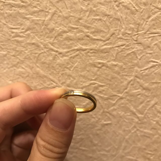 【ラザール ダイヤモンド(LAZARE DIAMOND)の口コミ】 まず、私たち夫婦が結婚指輪に求める条件は２つでした。
①ダイヤがついて…