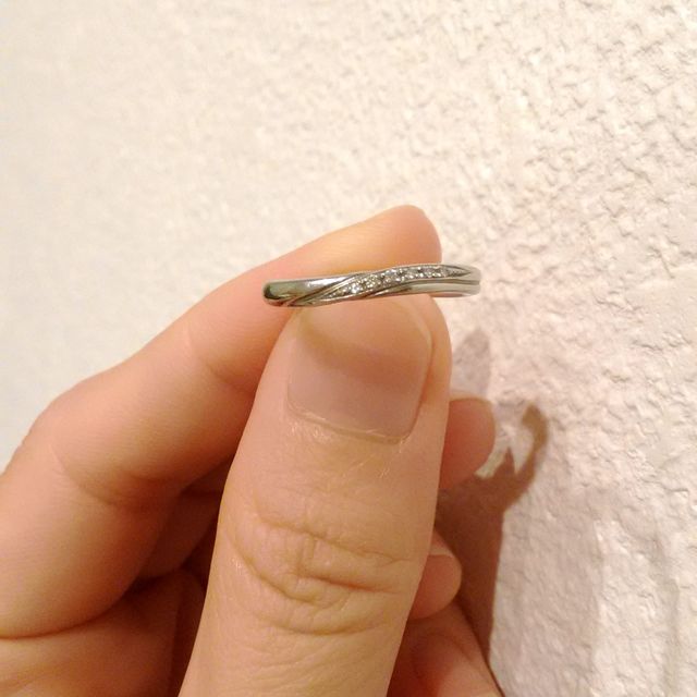 【銀座ダイヤモンドシライシの口コミ】 一番の決め手はさりげなく輝いていることです。

ラメダイヤモンド入りで…