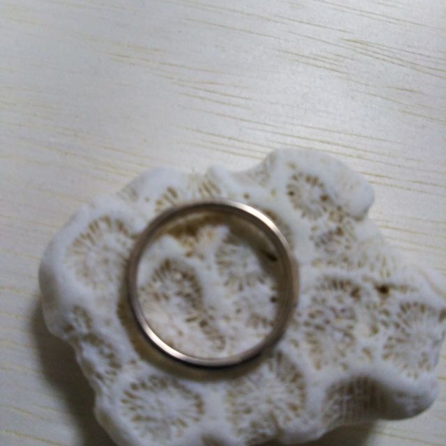 【Only You(オンリーユー)の口コミ】 一番の決め手は、つけ心地です
エッジの丸くカットしてあり、はめる時に引…