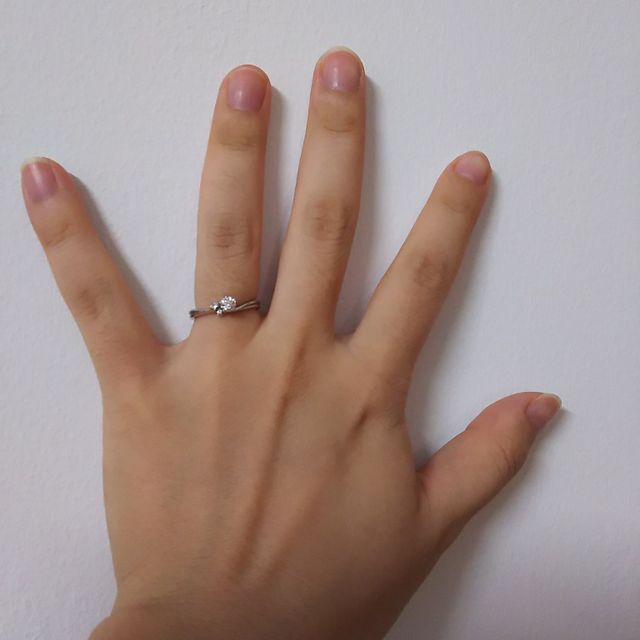 【festaria bijou SOPHIA(フェスタリア ビジュソフィア)の口コミ】 ダイヤがメインの横に更に2つ、階段のように連なっていたのが可愛らしかっ…