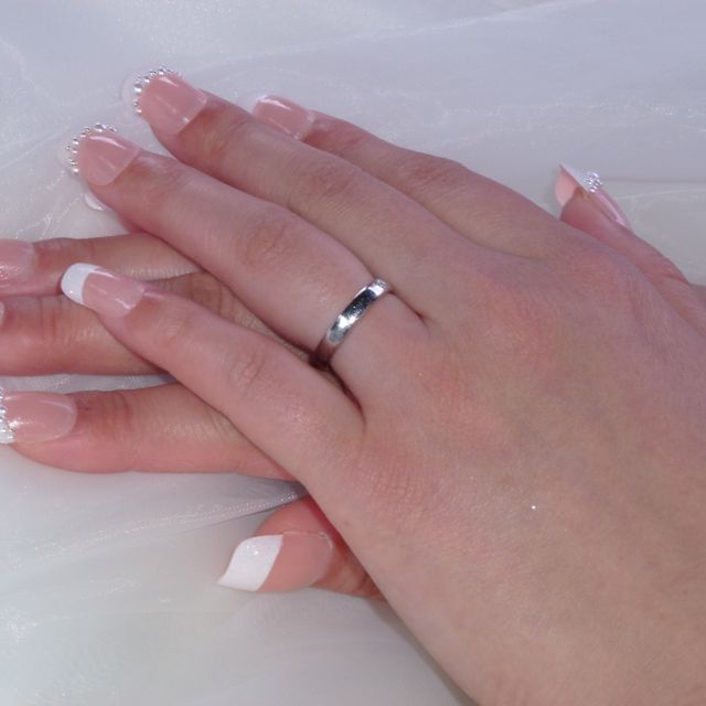 【【閉業】フラー・ジャコー(FURRER-JACOT)の口コミ】 セミオーダータイプで、好みの指輪を作る事ができたため。
リングデュビエ…