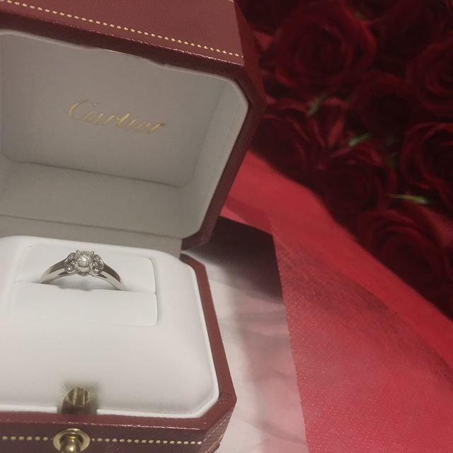 【カルティエ(Cartier)の口コミ】 様々なブランドの婚約指輪を見に行ったのですが、
私はネームバリューにこ…