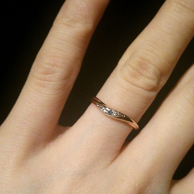 【SWEET BLUE DIAMOND(スウィートブルーダイヤモンド)の口コミ】 予算内で、少しでも可愛いデザインの物が良かったので、結構ショップをま…