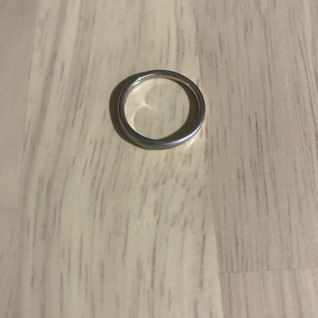 【4℃ BRIDAL(ヨンドシーブライダル)の口コミ】 指輪の決め手は、直感が全てです。シルバーかゴールドでも迷いましたが、…