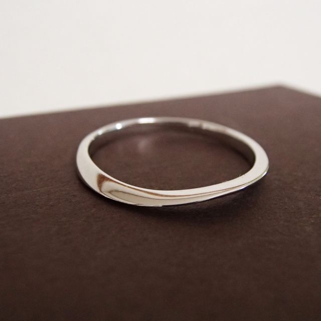 【Tis(ティス)の口コミ】 金属アレルギーでは無いですが、手に軽いアレルギーがあるので、お医者さ…