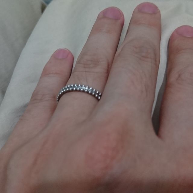 【ヴァン クリーフ＆アーペル(Van Cleef & Arpels)の口コミ】 デザインが夫婦で同じで、かっこよくもあり美しくもある飽きのこないデザ…