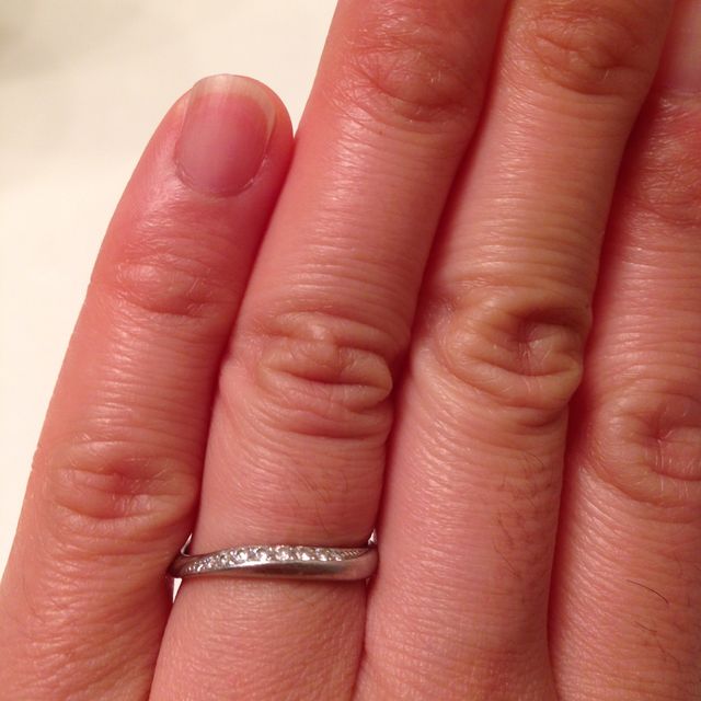 【Mariage ent(マリアージュエント)の口コミ】 婚約指輪は形に一目惚れして他の物は全く悩みませんでした。ティアラを形…