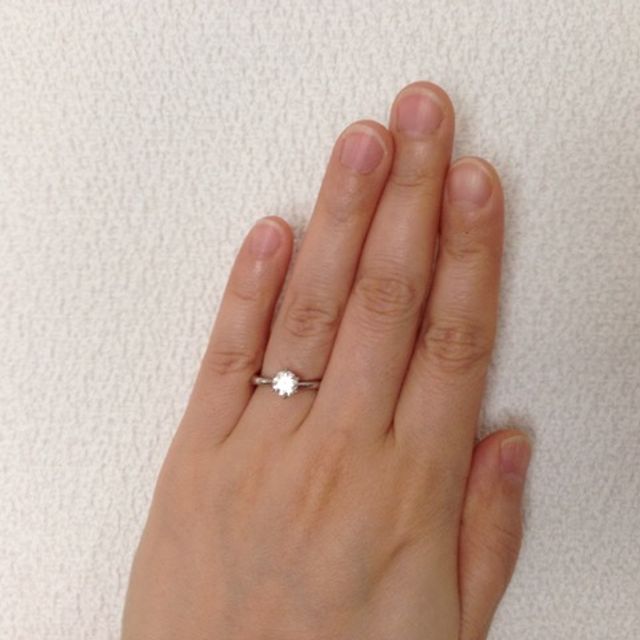 【ギンザタナカブライダル(GINZA TANAKA BRIDAL)の口コミ】 王道のシンプルなデザインがとても素敵でしたので、これに決めました。国…