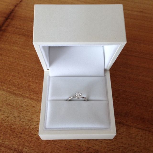 【ギンザタナカブライダル(GINZA TANAKA BRIDAL)の口コミ】 王道のシンプルなデザインがとても素敵でしたので、これに決めました。国…