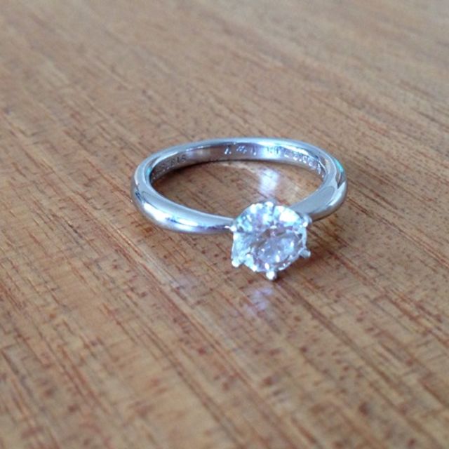 【ギンザタナカブライダル(GINZA TANAKA BRIDAL)の口コミ】 王道のシンプルなデザインがとても素敵でしたので、これに決めました。国…