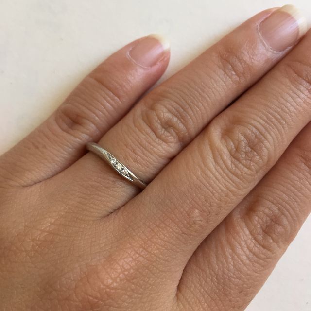 【ラザール ダイヤモンド(LAZARE DIAMOND)の口コミ】 他のお店のデザインと似てる部分はありましたが、つけ心地の良さを他のお…