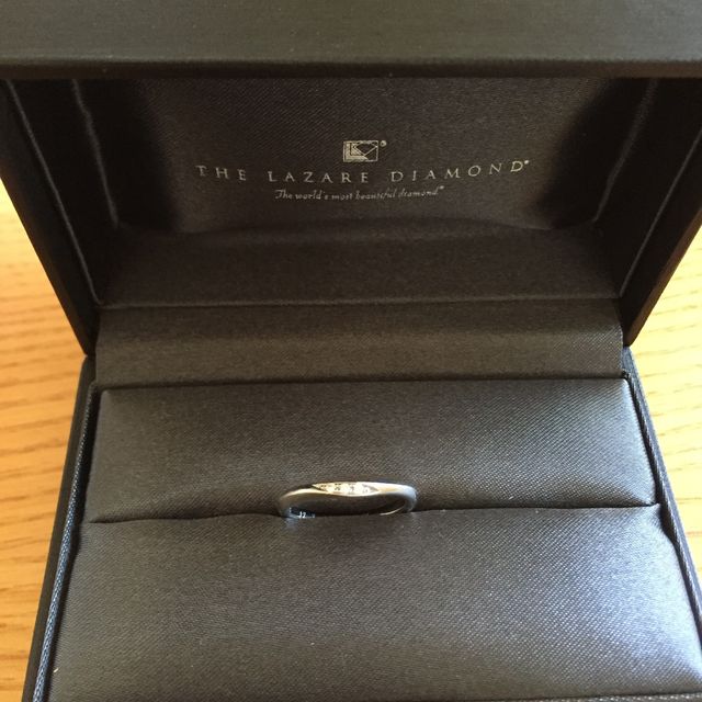 【ラザール ダイヤモンド(LAZARE DIAMOND)の口コミ】 他のお店のデザインと似てる部分はありましたが、つけ心地の良さを他のお…