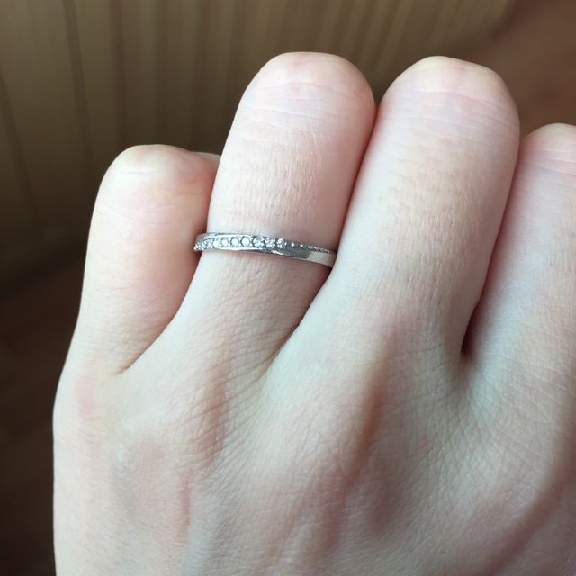 【festaria bijou SOPHIA(フェスタリア ビジュソフィア)の口コミ】 指が短くてゴツめの私と、細長い指の彼。
お互いにシンプルなデザインが好…