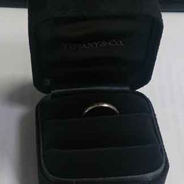 【ティファニー(Tiffany & Co.)の口コミ】 婚約指輪を購入しないので結婚指輪に
ダイアモンドがついているものを選び…