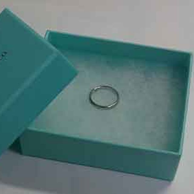 【ティファニー(Tiffany & Co.)の口コミ】 婚約指輪を購入しないので結婚指輪に
ダイアモンドがついているものを選び…