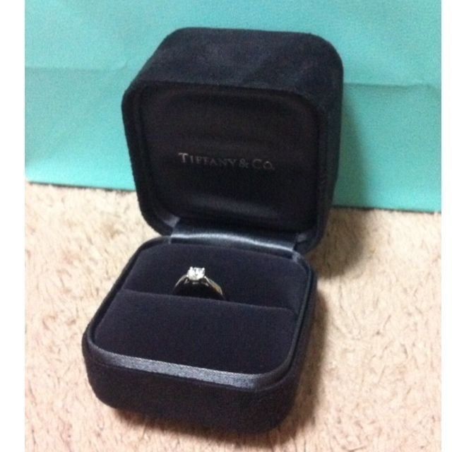 【ティファニー(Tiffany & Co.)の口コミ】 一粒ダイヤの婚約指輪を探して、他ブランドでも幾つか試着したが、どれも…
