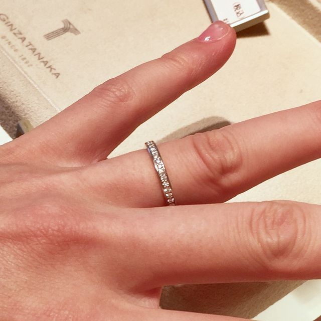 【ギンザタナカブライダル(GINZA TANAKA BRIDAL)の口コミ】 ハーフエタニティで探していました。価格が手頃な点が良い点です。デザイ…