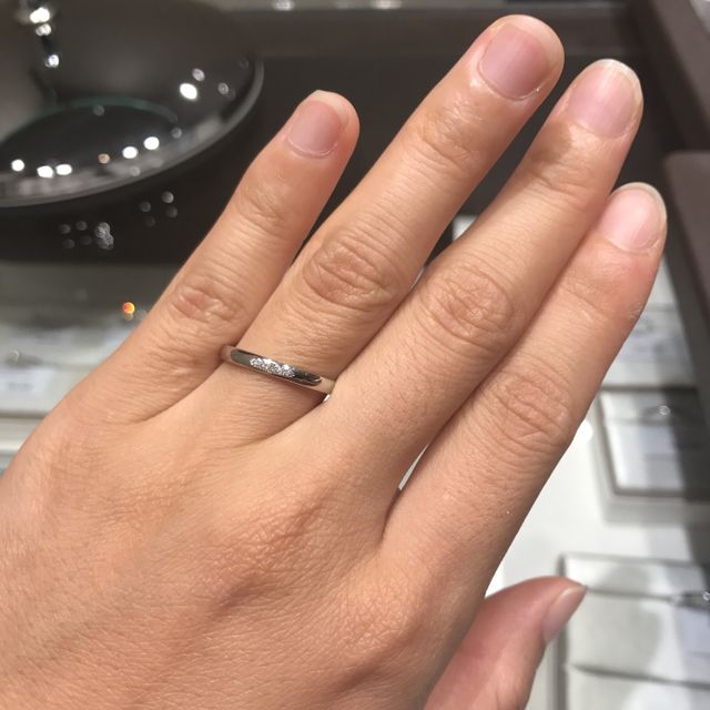 【アイプリモ(I-PRIMO)の口コミ】 指輪の名前があいまいです、、、
すごくシンプルでダイヤの入れ方も
綺麗…