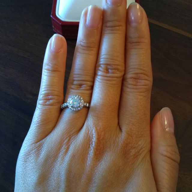 【カルティエ(Cartier)の口コミ】 はじめからカルティエで、と決めていましたが、有名ブランドだけあって他…