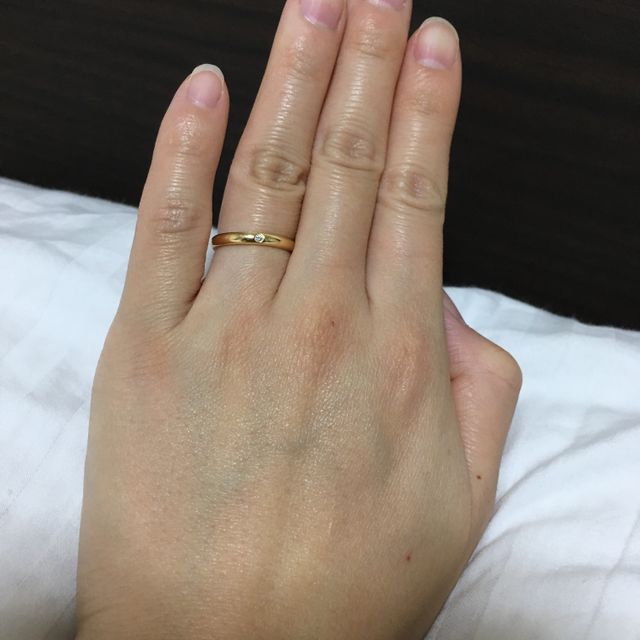 【カルティエ(Cartier)の口コミ】 私は指が長くなく、ぽっちゃりとしているので指輪は幅の狭いものを希望し…