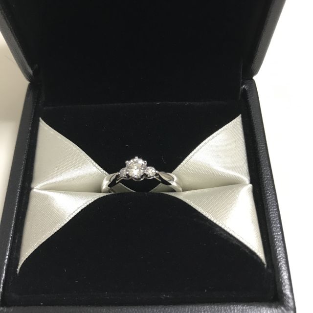 【エクセルコダイヤモンド(EXELCO DIAMOND)の口コミ】 ダイヤが美しく見えるいろんな方向からでも綺麗に見れるデザインで気に入…