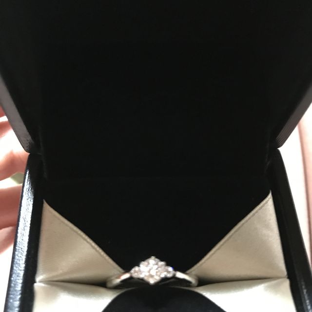 【エクセルコダイヤモンド(EXELCO DIAMOND)の口コミ】 希望の価格帯で色々なデザインを提案して下さりました(^ ^)ダイアはキラキ…