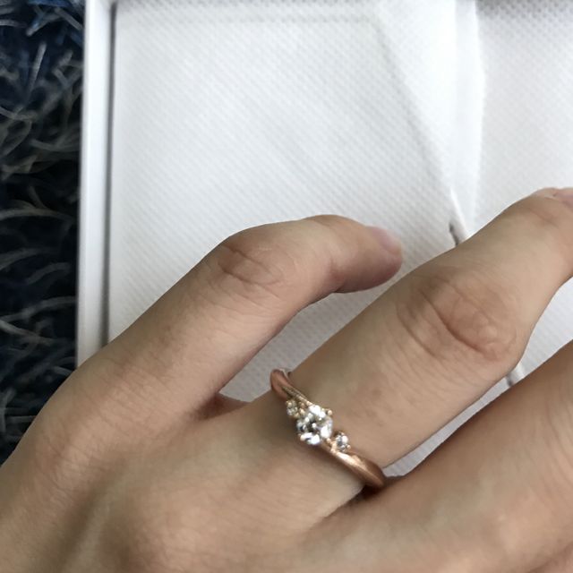 【アイプリモ(I-PRIMO)の口コミ】 旦那が決めてくれたのですが、もともとぴんくごーるどがすきだったので私…