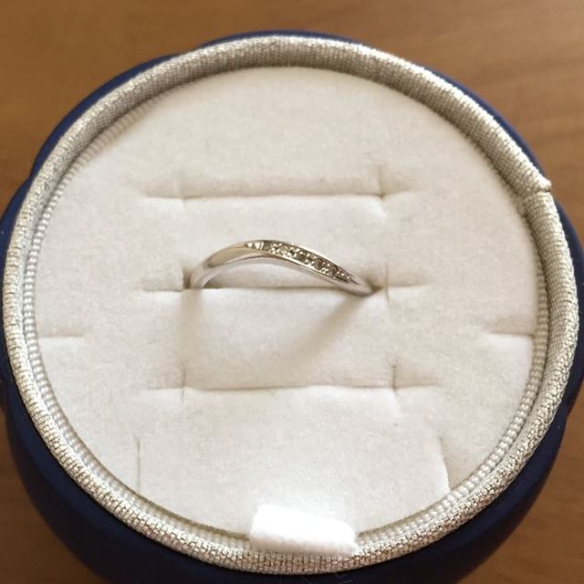 【4℃ BRIDAL(ヨンドシーブライダル)の口コミ】 結婚当初はお金が無くて結婚指輪を買えませんでした。
結婚後しばらくして…