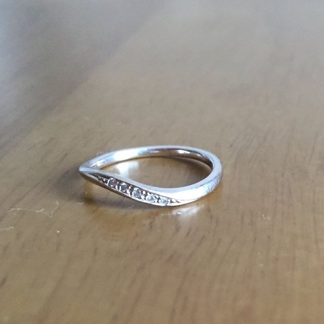 【4℃ BRIDAL(ヨンドシーブライダル)の口コミ】 結婚当初はお金が無くて結婚指輪を買えませんでした。
結婚後しばらくして…