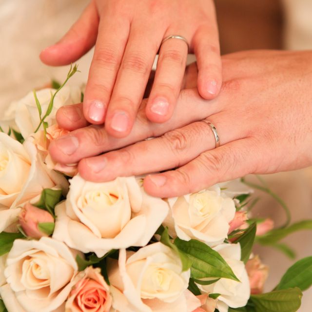 【ギンザタナカブライダル(GINZA TANAKA BRIDAL)の口コミ】 二人とも手先を使う仕事だったのでとにかく丈夫なものと、毎日みるのでシ…