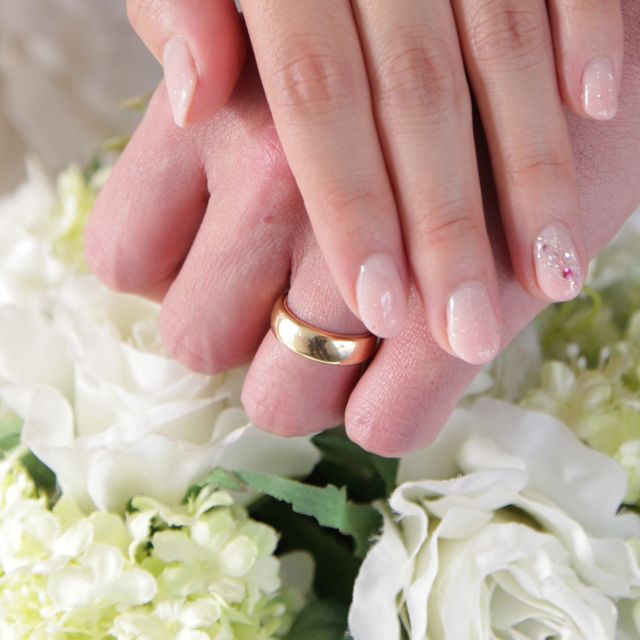 【ティファニー(Tiffany & Co.)の口コミ】 太めのゴールドなので、かなりの存在感を放っています。ごつごつした男ら…