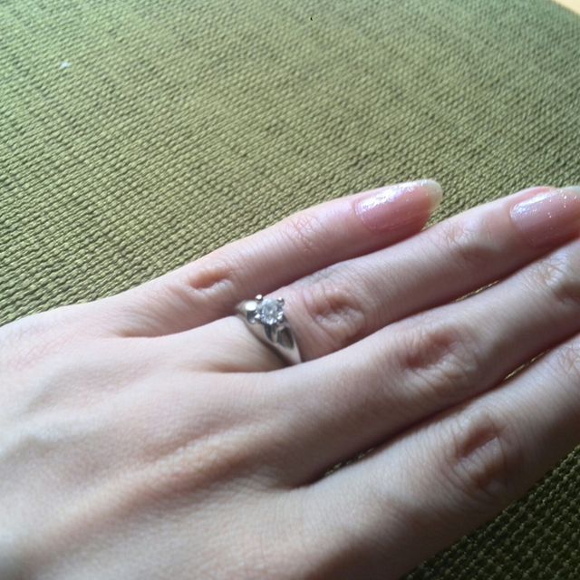 【ブルガリ(BVLGARI)の口コミ】 このブルガリ、コロナシリーズは独特なカーブがデザインの特徴です。
ミル…