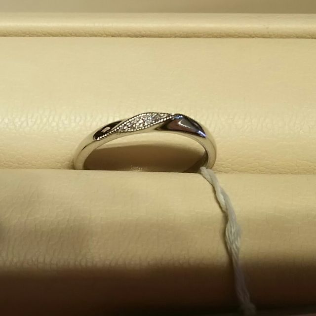 【ギンザタナカブライダル(GINZA TANAKA BRIDAL)の口コミ】 サイトで見たときから気になっていた商品でした。少し派手かな？とか凹凸…