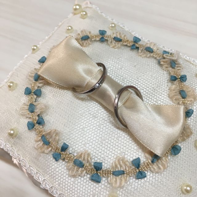 【ヴァンドーム青山(VENDOME AOYAMA)の口コミ】 婚約指輪のリング部分をストレートのデザインにしていたので、それと重ね…