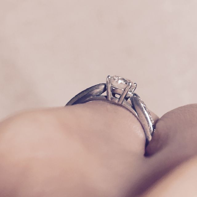 【ティファニー(Tiffany & Co.)の口コミ】 結婚指輪はシンプルなものにすると決めていたので、こちらのデザインにし…
