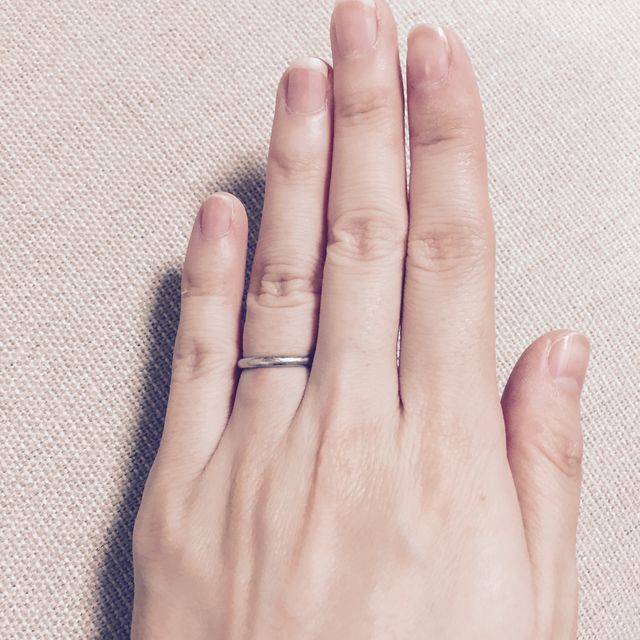 【ティファニー(Tiffany & Co.)の口コミ】 婚約指輪との相性を大事にしていたので、重ね付けにした時にぴったりフィ…