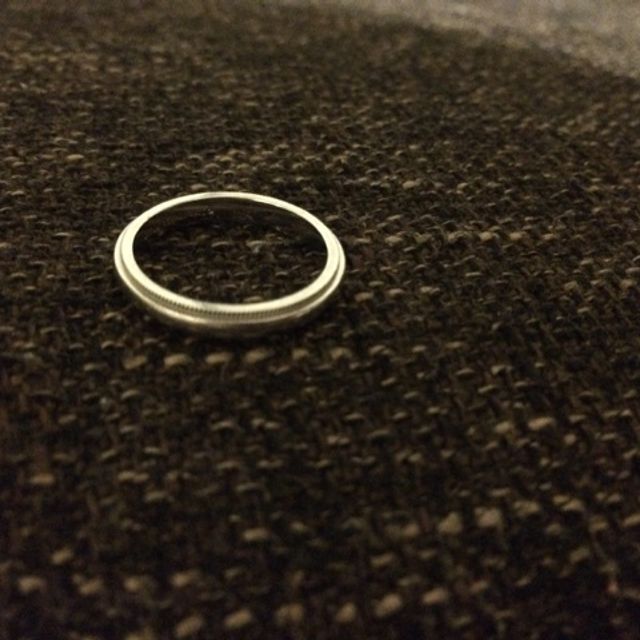 【ティファニー(Tiffany & Co.)の口コミ】 重厚感ある見た目ですがつけごこちは見た目よりも軽く、とても肌馴染みが…