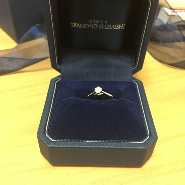 【銀座ダイヤモンドシライシの口コミ】 初めて選んだ指輪だったので、この指輪以外知らないが見つけた時に欲しい…