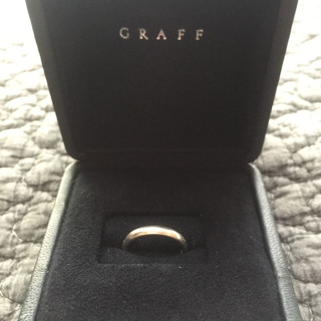 【グラフ(GRAFF)の口コミ】 婚約指輪を見に行ったときたまたま見せていただき一目で気に入り購入いた…